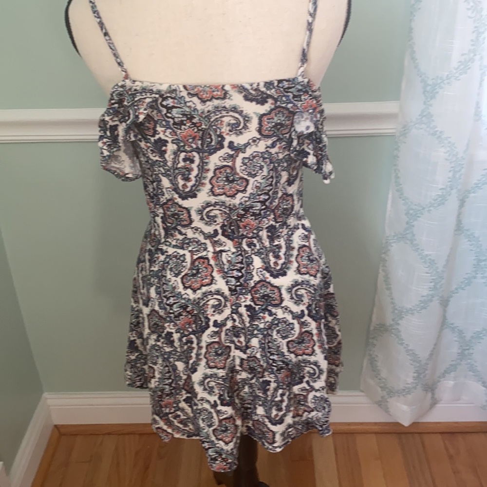 American Eagle Outfitters patterned cold shoulder cutout dress Size XXS - Picture 5 of 9